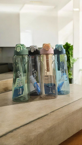 قمقمه نی دار درب قفلی 750 میلی لیتر