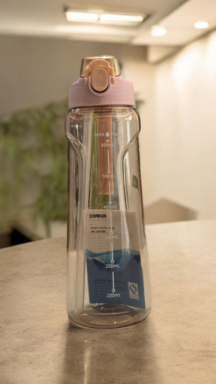 قمقمه نی دار درب قفلی 750 میلی لیتر صورتی