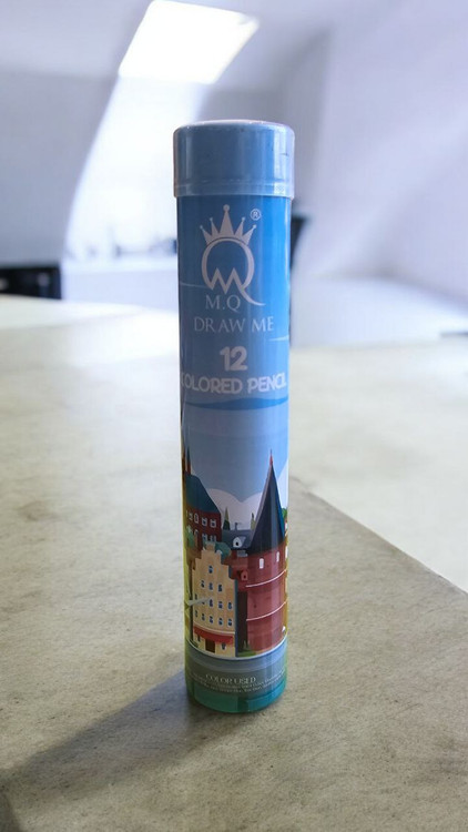 مداد رنگی 12 رنگ فلزی استوانه ای ام کیو