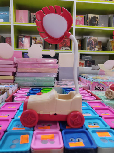 چراغ خواب و مطالعه طرح ماشین